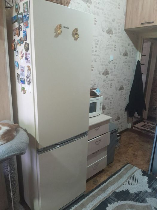 Холодильник двухкамерный, автомат машинка