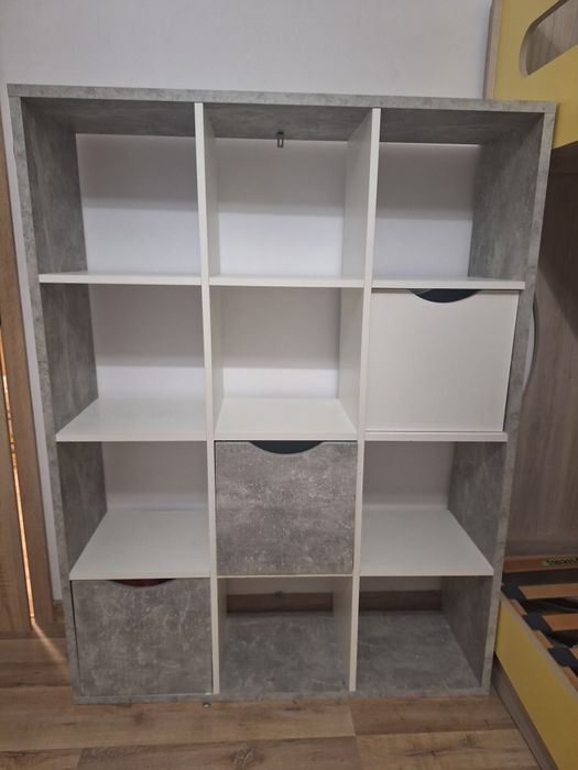 Етажерка на кубчета