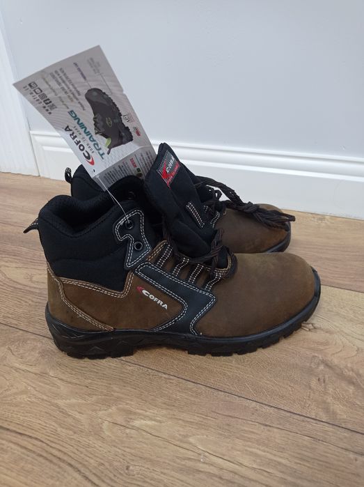 Спец ботинка новая размер 43