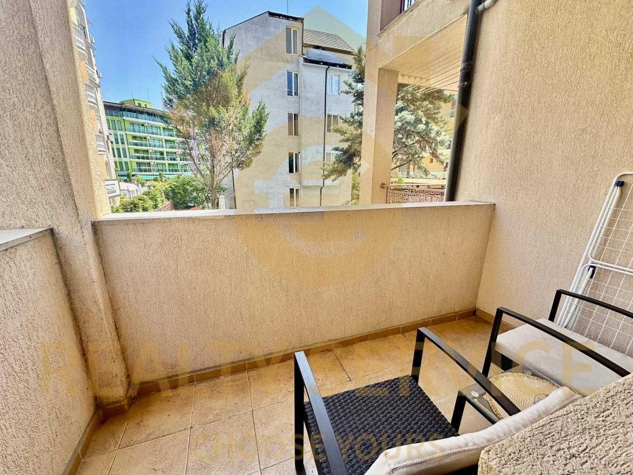 Продава се Двустаен апартамент в к.к. Слънчев бряг - 55 кв.м за 1064 €/кв.м - Снимка #11