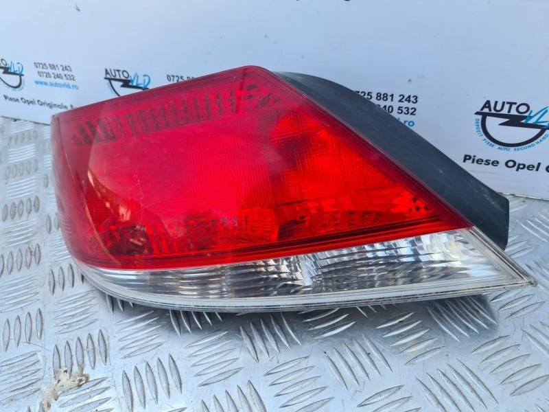 Stop cu soclu bec aripa stanga Opel Astra H Twintop