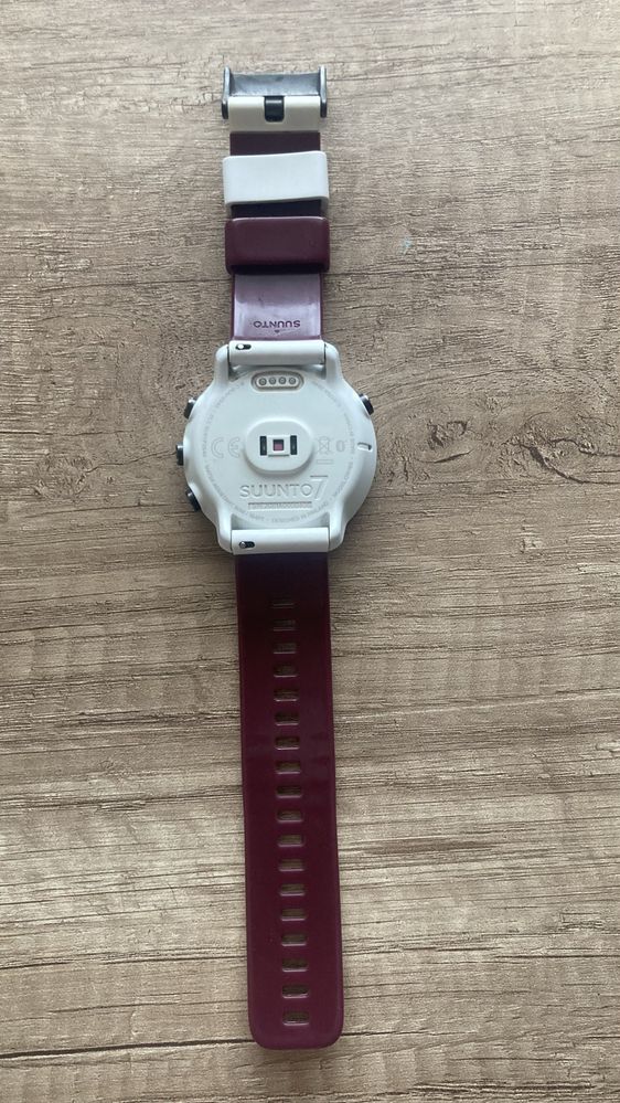 Suunto 7 White Burgundy Smartwatch