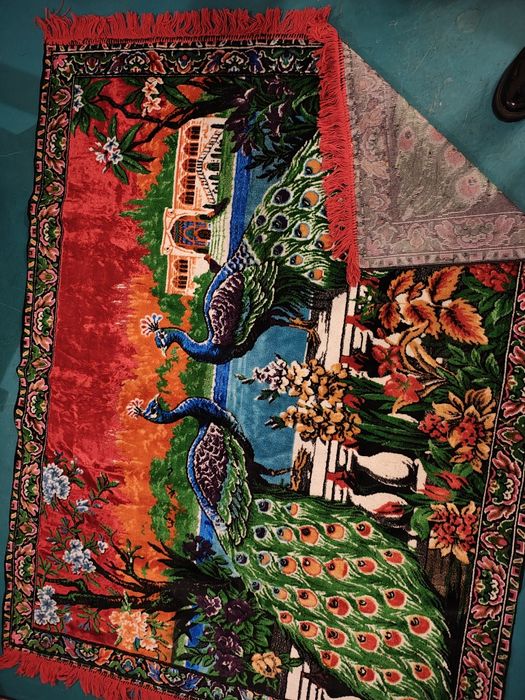 Carpetă de perete cu păuni