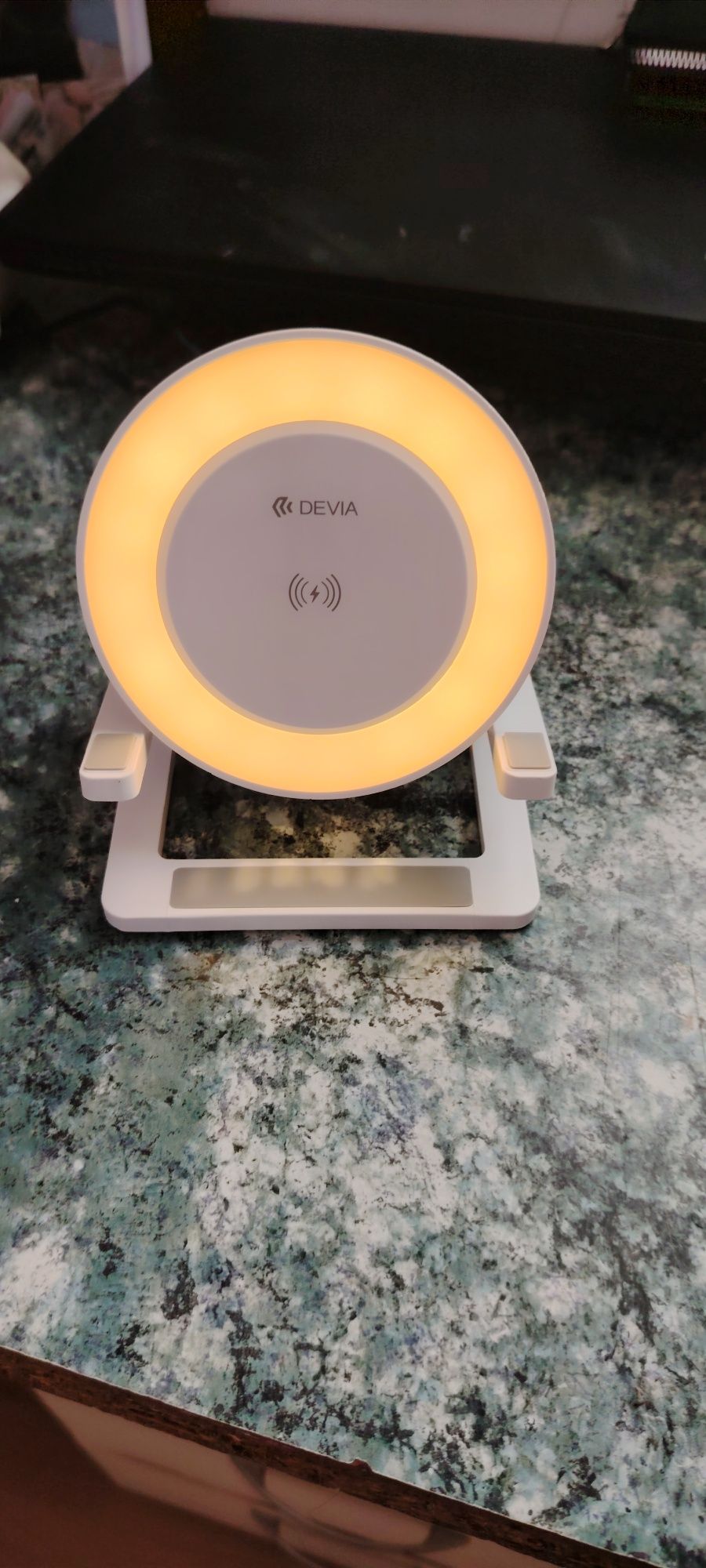 Bluetooth колонка с безжично зарядно Devia IM3