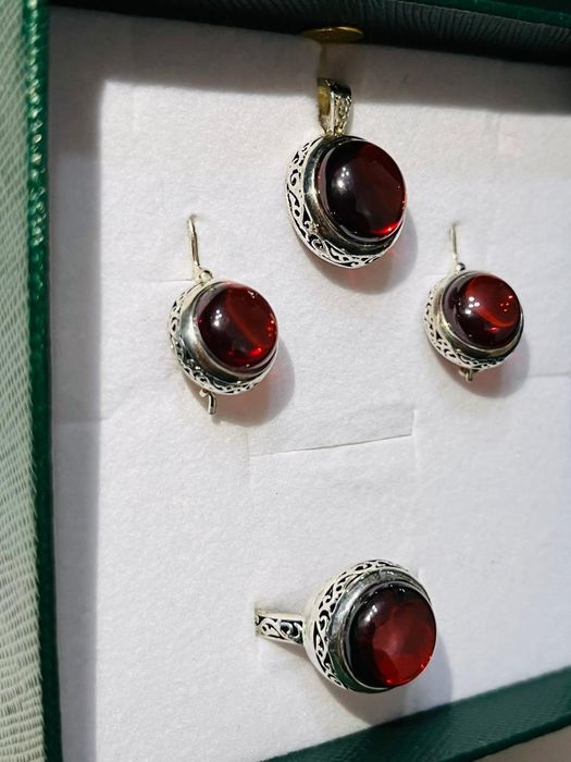 Комплект из серебра серьги, кольцо ,кулон 925 проба