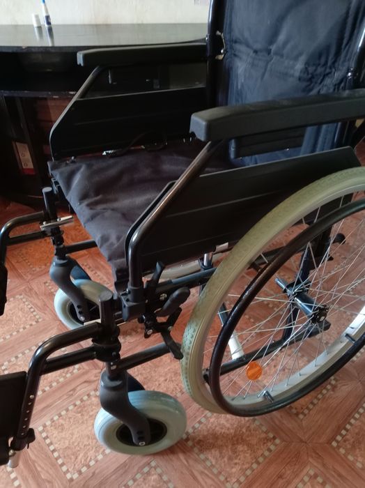 Продам инвалидное кресло