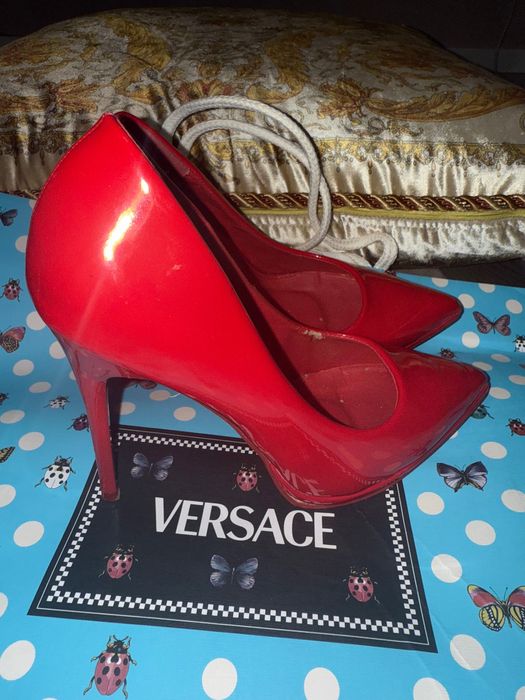 Обувки червено токче yoncy