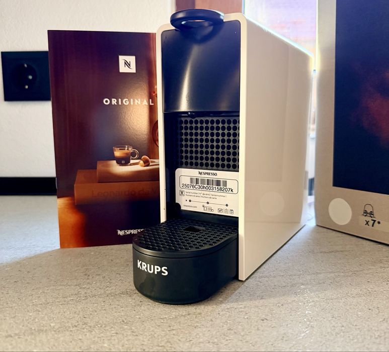 Espressor Essenza Mini Nespresso