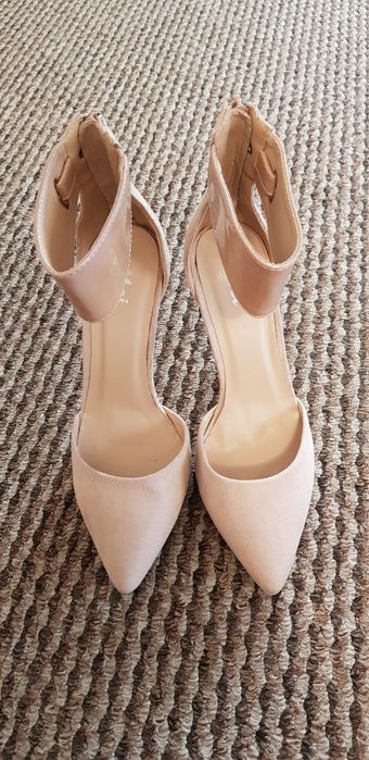 Pantofi eleganți de dama
