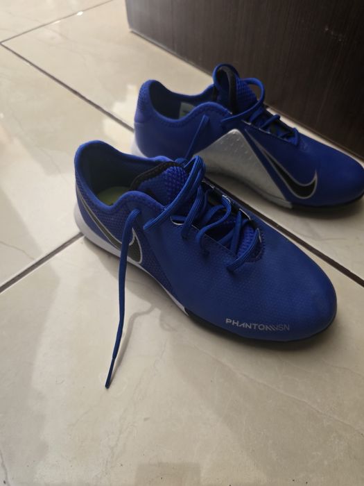 Чисто нови маратонки nike