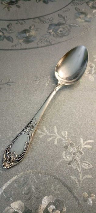 Ложка столовая мельхиоровая.