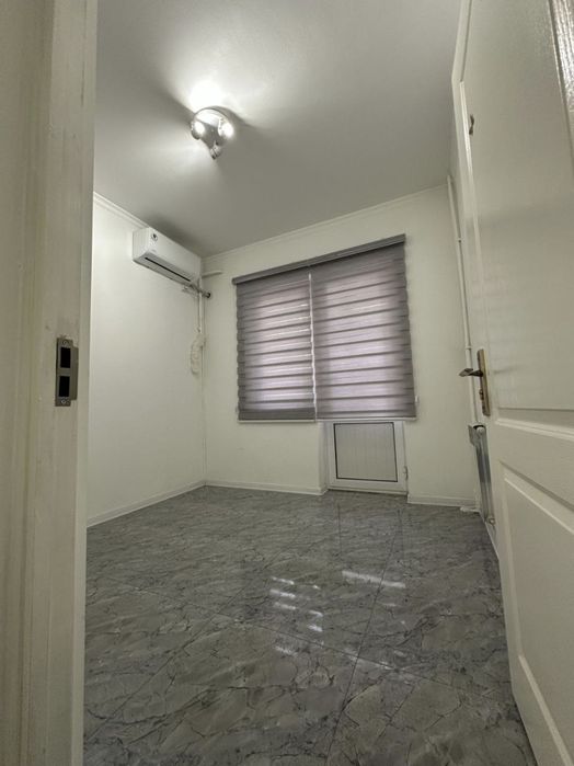 Лабзак 3 комнаты 65м² под офис вдоль дороги