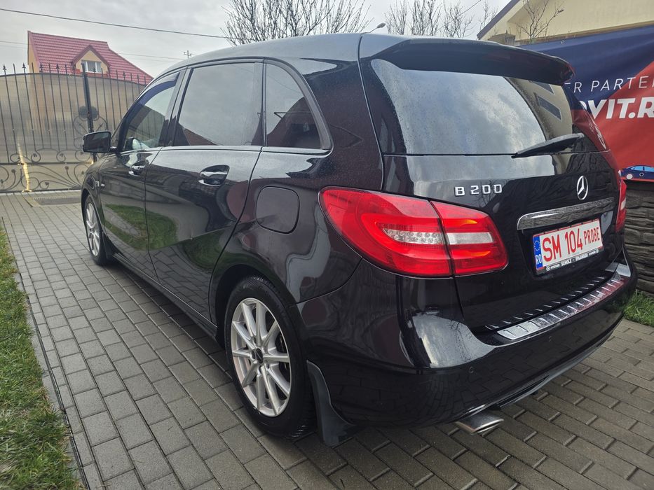 MERCEDES B CLASSE Automat Xenon Led
1.8 DIESEL 135CP 
2012  271000 km