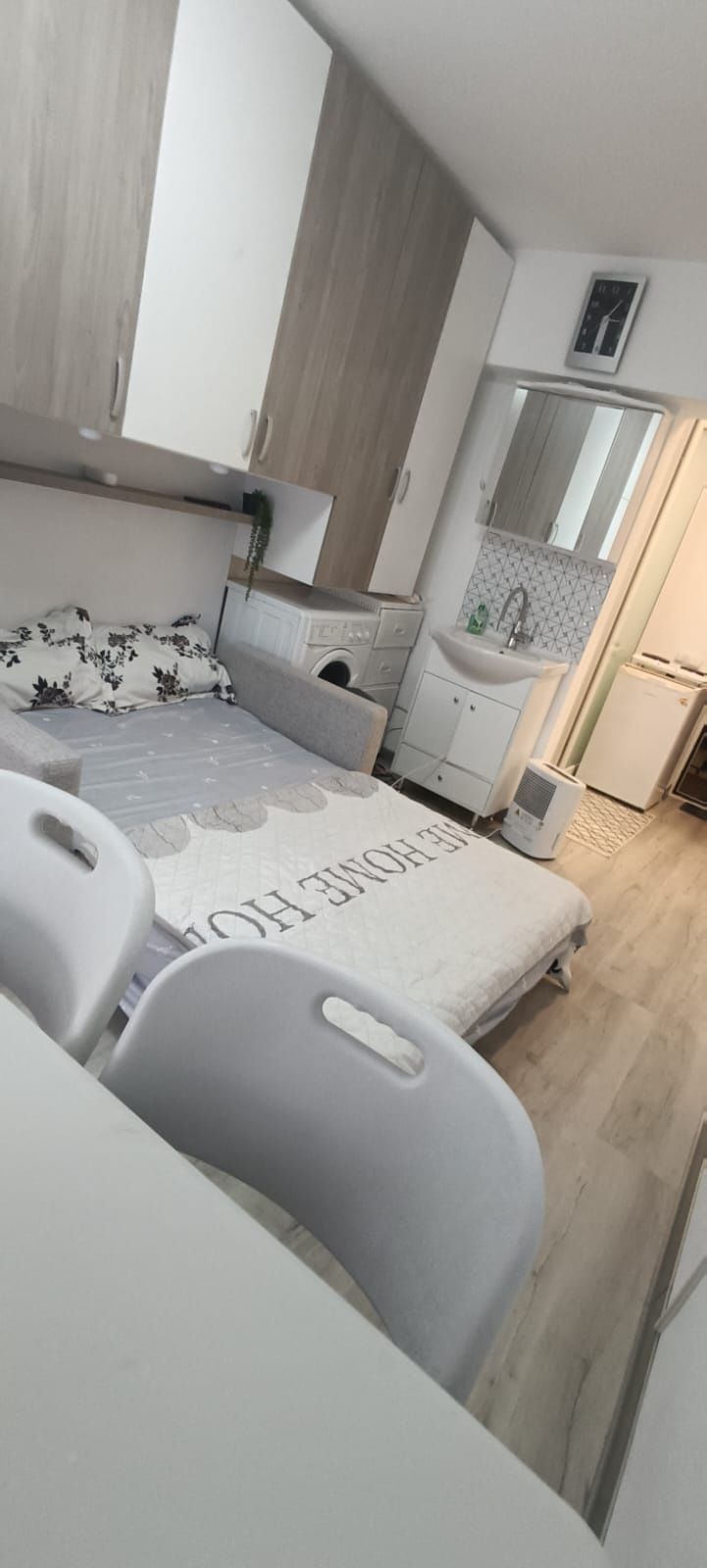 Închiriez in regim hotelier