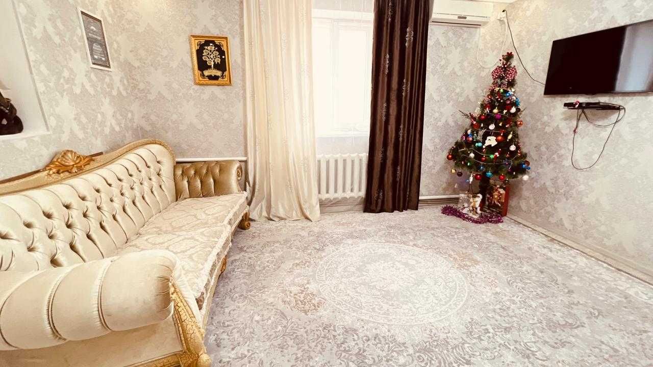 Продается шикарный 3-х комнатный дом в мкр. Жулдыз - 1, 8 улица.