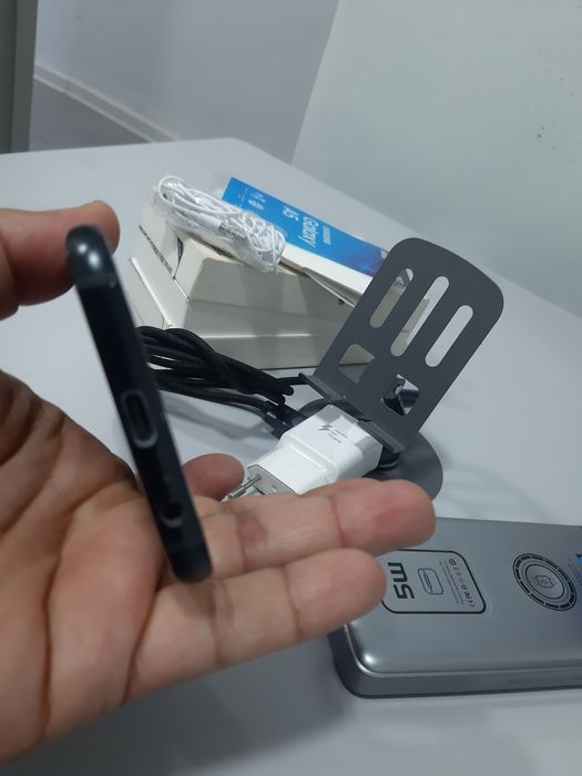 A5 2017 sotiladi karopka dakument  ful + poverbank.