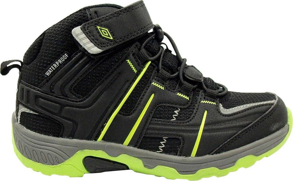 Umbro номера 30 и 31 Оригинални Водоустойчиви Детски Боти код 1142