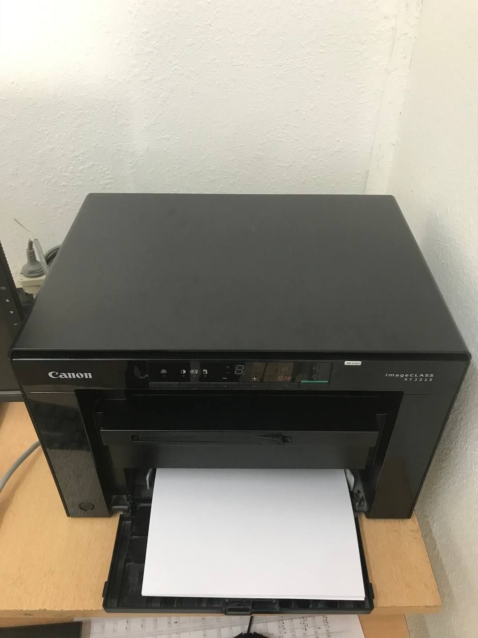 Printer MF3010 holati alo  kamchiligi yo'q yaxshi holatda