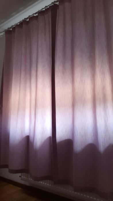 Vind draperii geam.