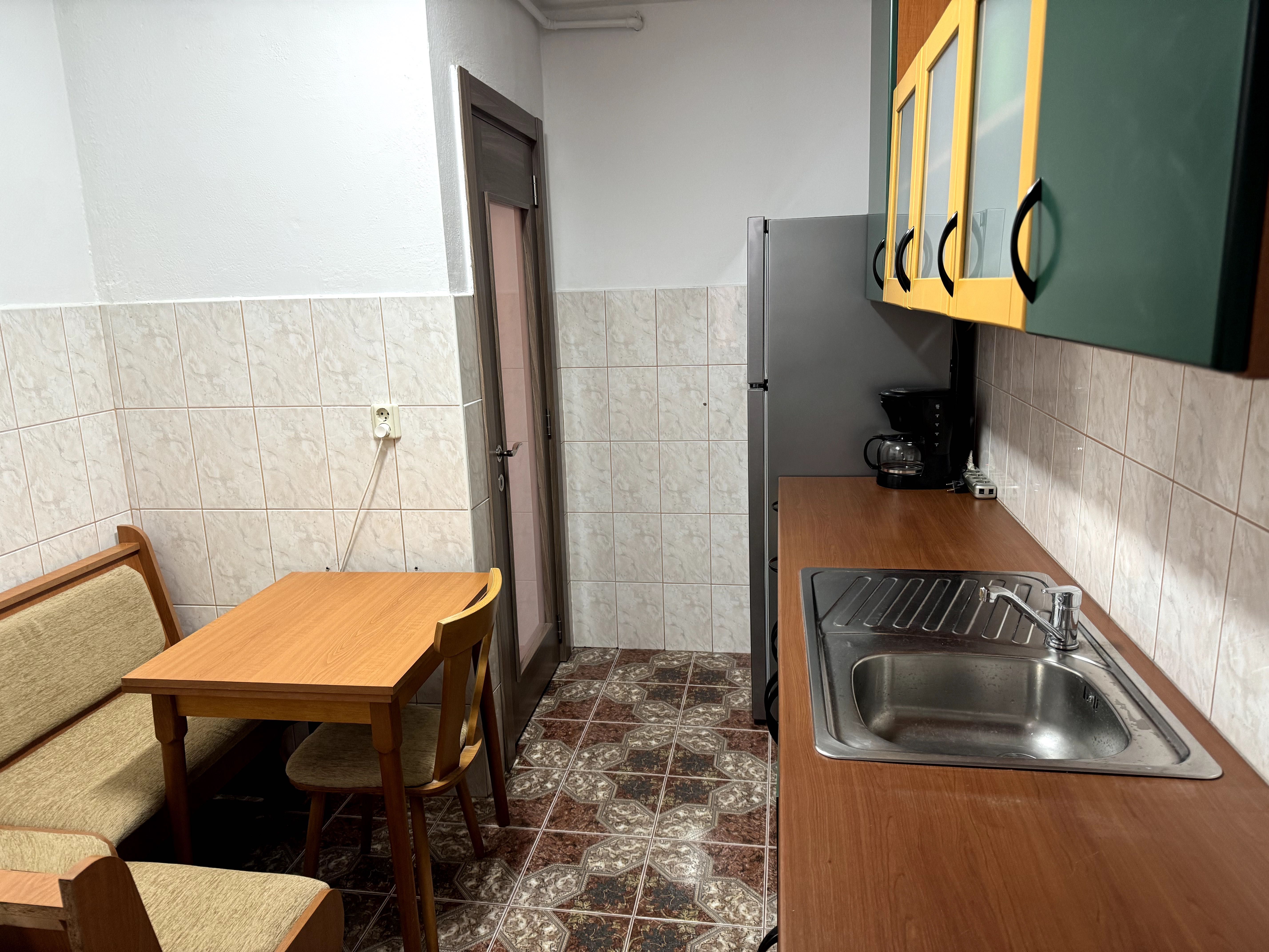 Proprietar inchiriez apartament 3 camere 65mp