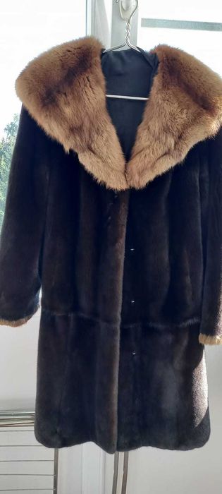 Норковая шуба с соболиным капюшоном, в отл состоянии, размер 46-48
