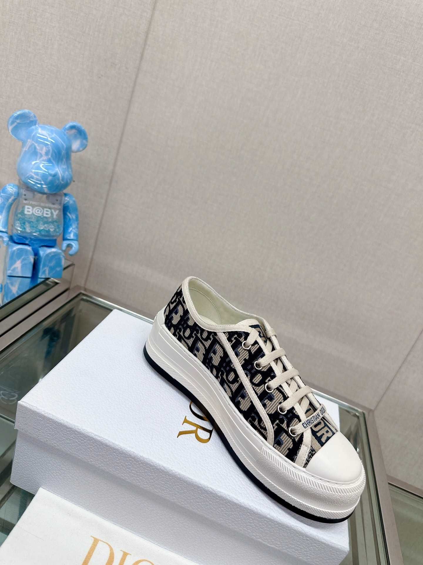 Tenesi Christian Dior Walk'n'Dior Platform - embroidered/marimi 37-39