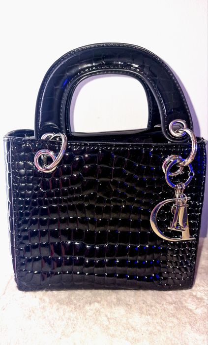 Geanta de inspiratie Dior- piele lacuita