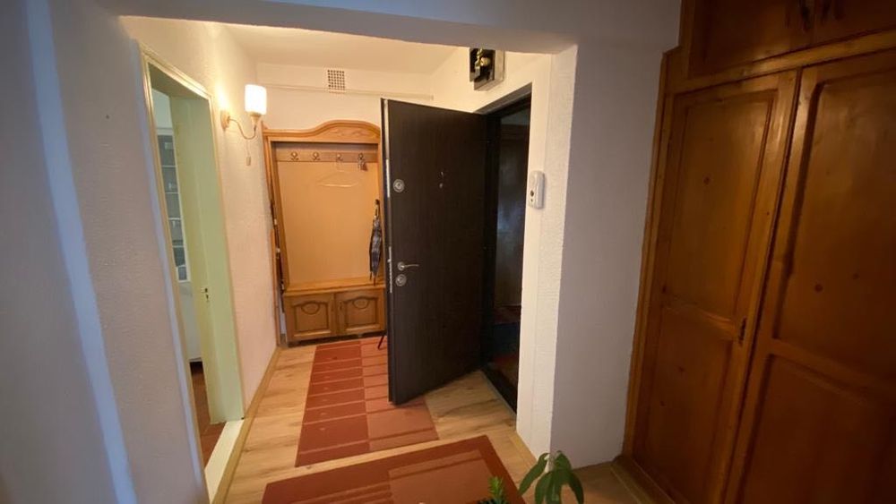 Vând apartament 3 camere Primaverii (Romarta)