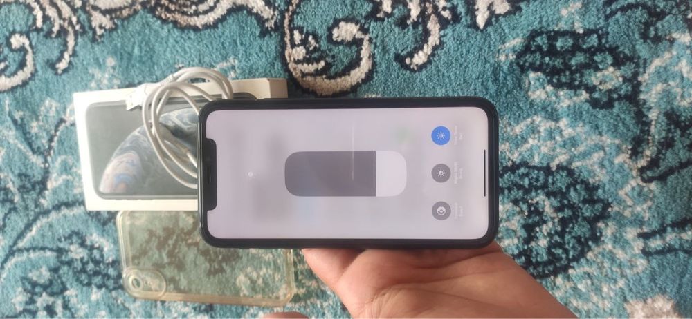 Iphone Xr 64GB LL/A Karobka dakument bor Xolati yaxshi