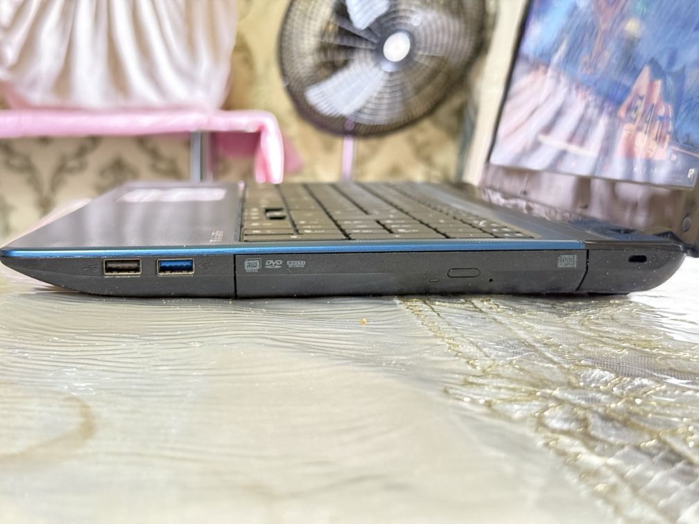 Ноутбук Acer старый