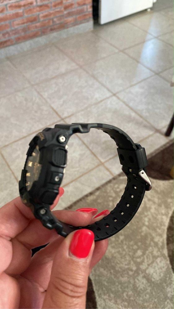 Часовник G Shock