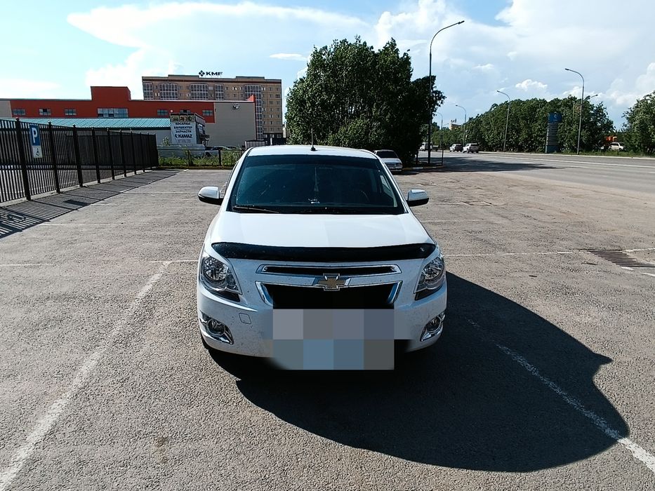Срочно продам автомобиль Шевроле кобальт 2023 года