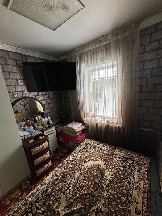 Срочно продается бревенчатый дом, в рабочем поселке.