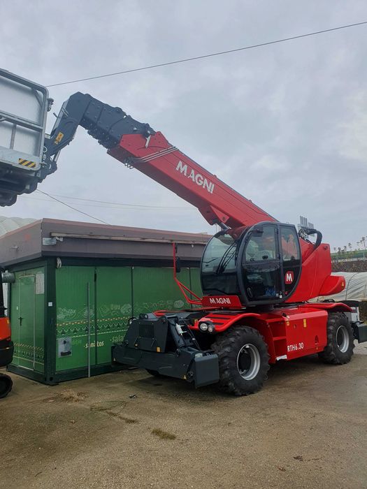 Inchiriez utilaje Manitou 6 tone 30 de metri