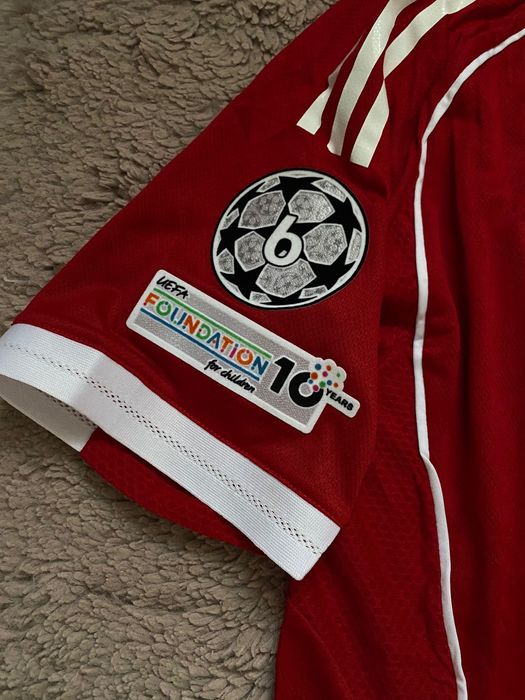 Jersey Liverpool 2025/2026 home kit, Isak