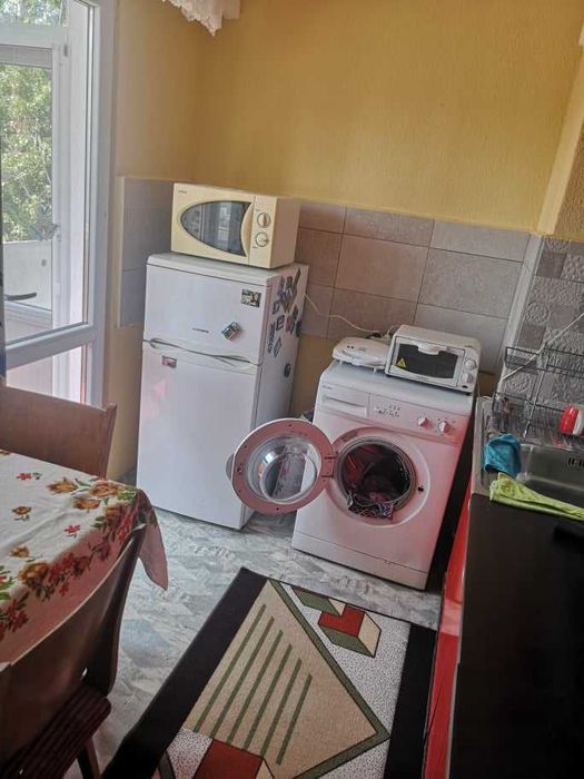Дава се под наем Двустаен апартамент в Бургас, Славейков - 64 кв.м за 175 € - Снимка #3