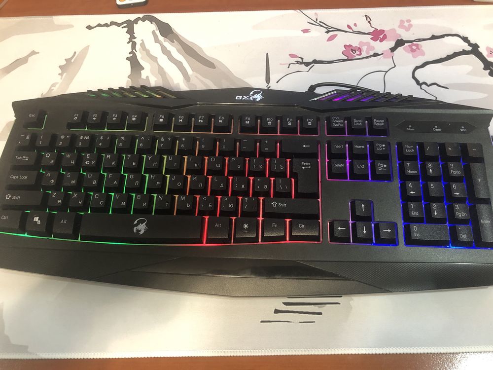 продам игровую клавиатуру