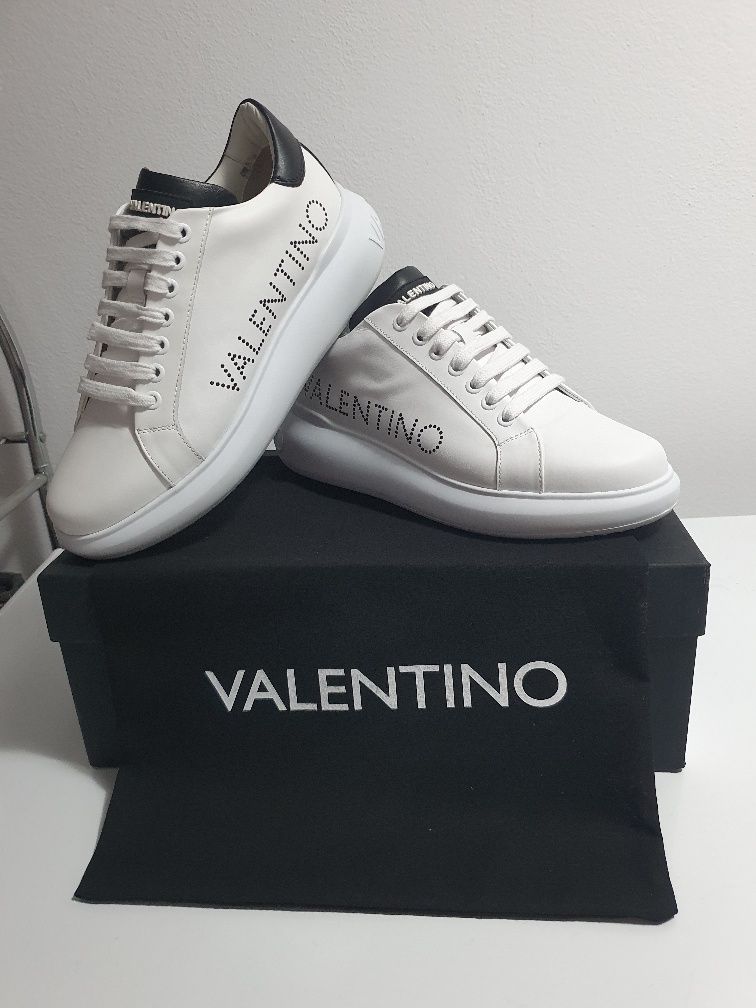 Sneakers Valentino nr 39