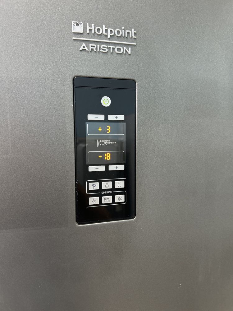 Холодильник ARISTON