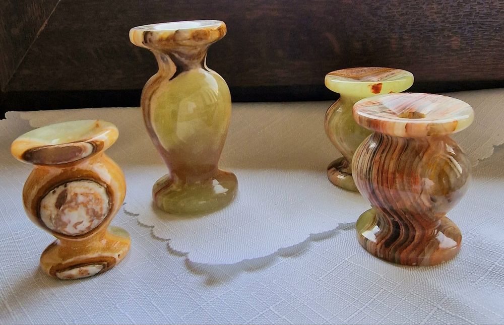 Подсвечники из натуральных  камней.