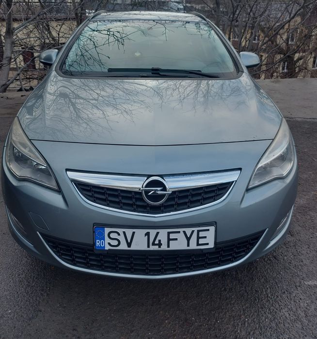 Vând Opel Astra J Sports Tourer, Benzină + GPL , 1,4 cmc, break