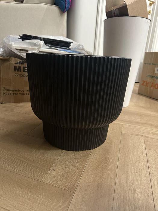 Горшок кашпо.