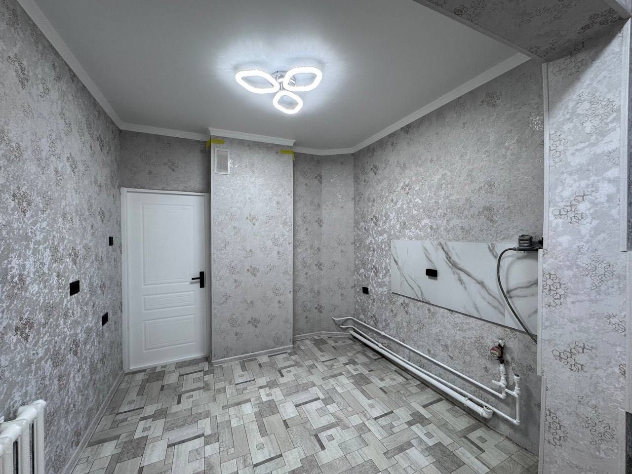2 ком. квартира 62 м², Паркентский рынок. М. Риёзи