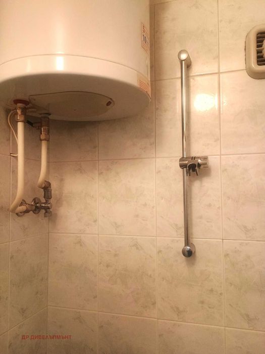 Дава се под наем Едностаен апартамент в София, Център - 31 кв.м за 407.49 € - Снимка #10