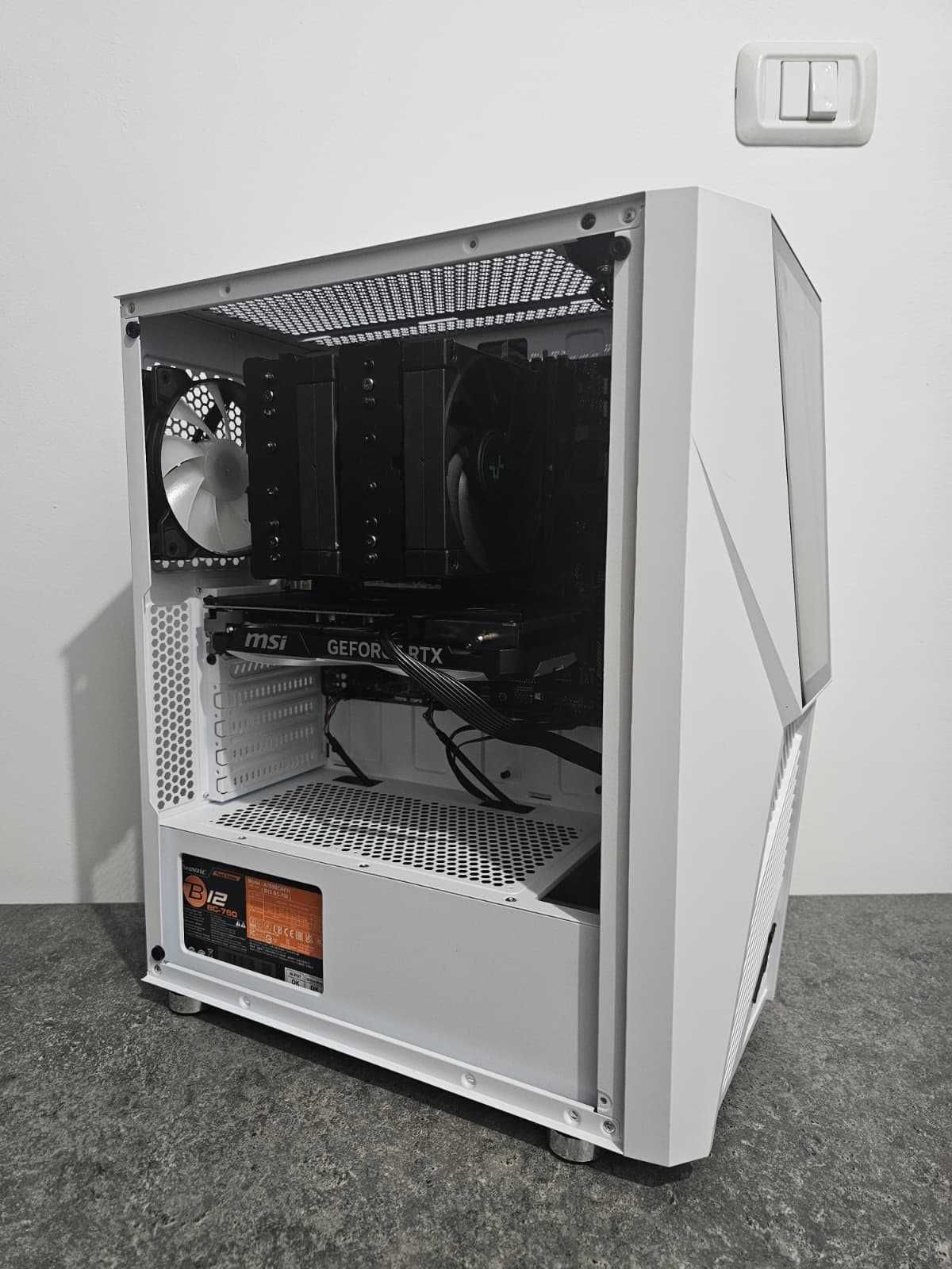 Calculator PC GAMING, AMD RYZEN 5 9600X, 32GB DDR5, RTX 4070 12GB