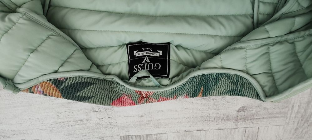 Дамско яке Guess