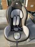 2 Scaune de Masina maxi cosi si unul Kinder Kraft