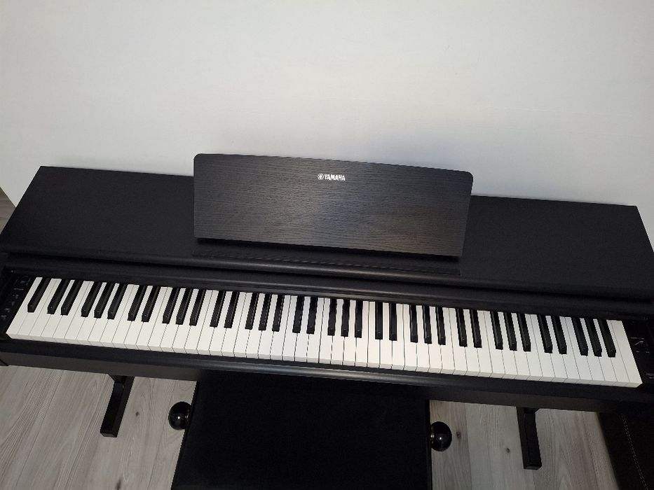 Pian Yamaha YDP 144