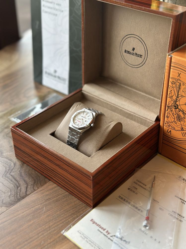 Audemars Piguet  Quartz 33mm-ДАМСКИ ЧАСОВНИК