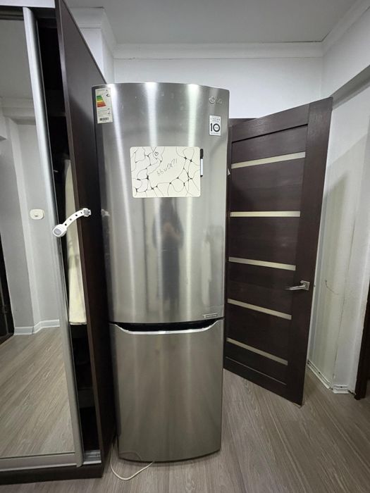 Холодильник LG продам